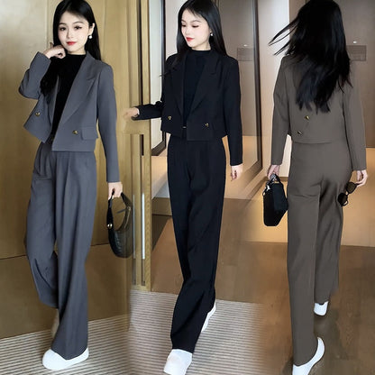 Women's fashionable two-piece suit! 👚